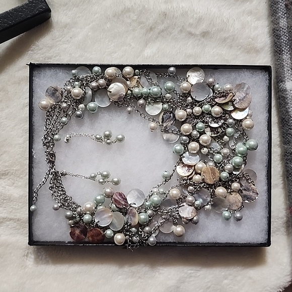 NWOT PEARL NECKLACE & EARRINGS - Picture 5 of 7